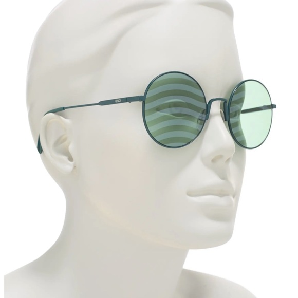 Brand new Fendi sunglasses - Picture 4 of 6